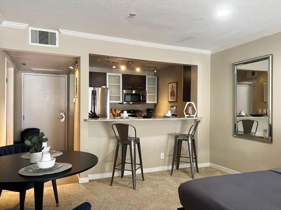 Hollywood Awesome Stay Free Parking Лос-Анджелес Екстер'єр фото